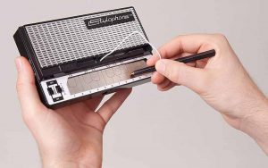 cau-tao-cua-stylophone-retro-pocket-synth